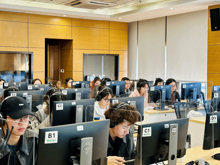 教学设备与计算机软硬件及辅助设备的深度融合与应用